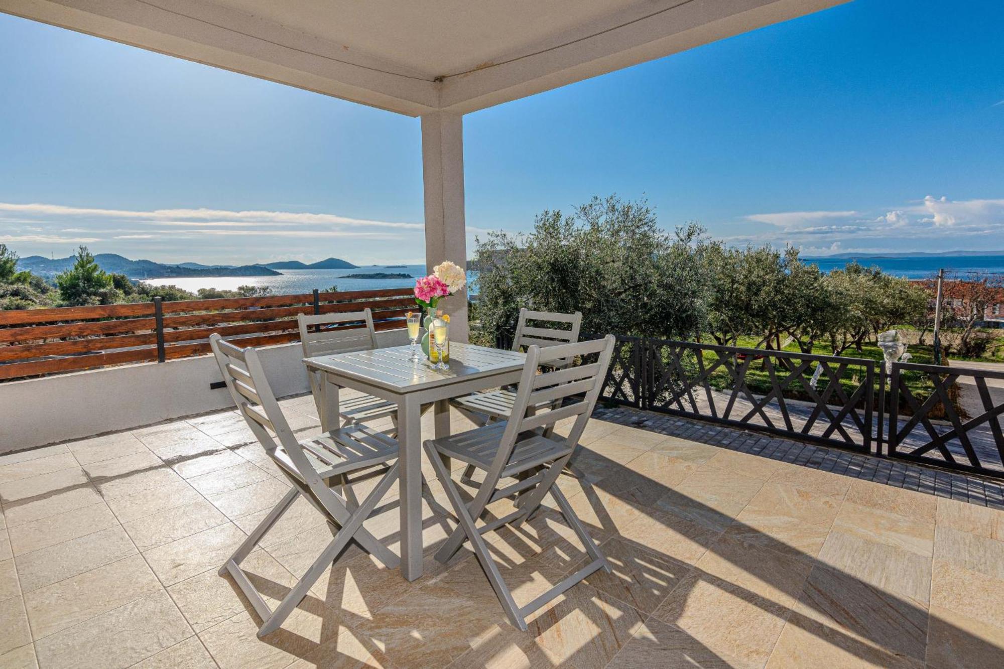 Holiday Home Lucy Pakoštane Esterno foto